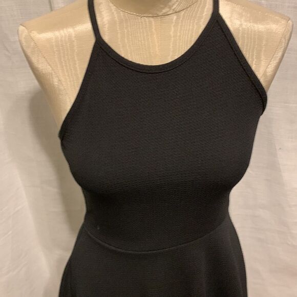 Olivia Rae XS black Formfitting bust with flowy bottom - Picture 2 of 8